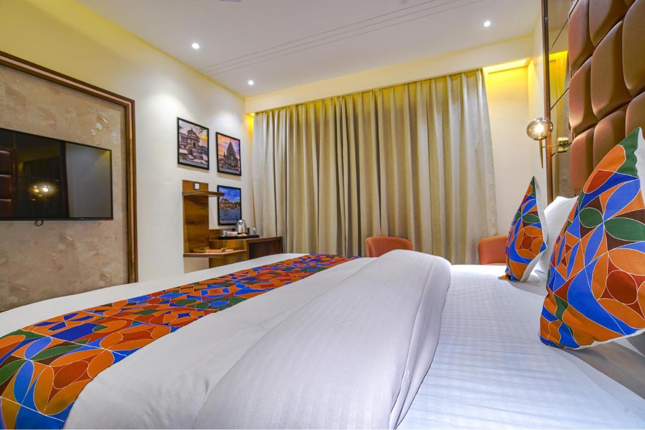 Fabhotel Benchmark อินดอร์ ภายนอก รูปภาพ