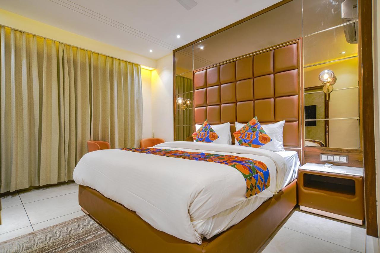 Fabhotel Benchmark อินดอร์ ภายนอก รูปภาพ