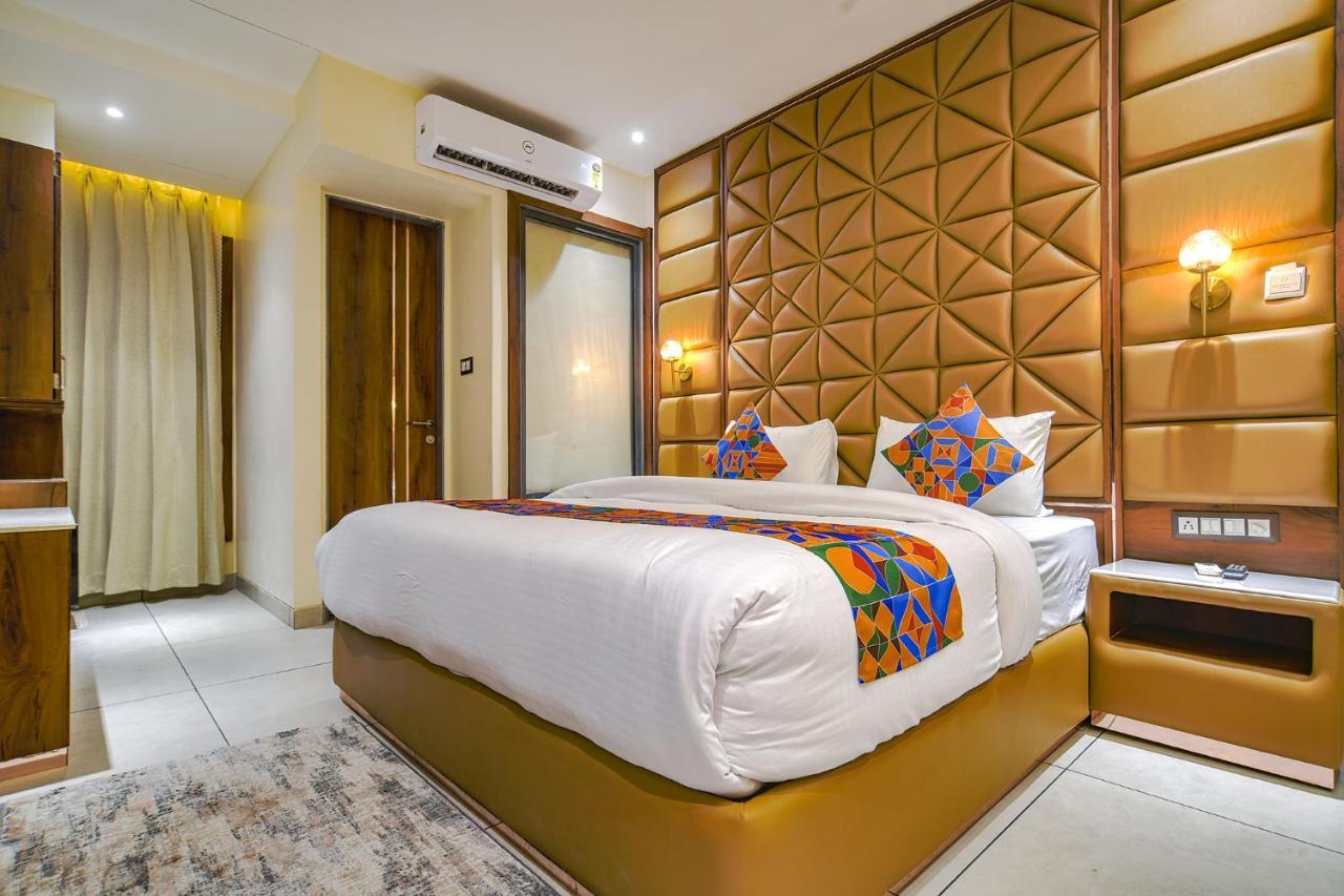Fabhotel Benchmark อินดอร์ ภายนอก รูปภาพ
